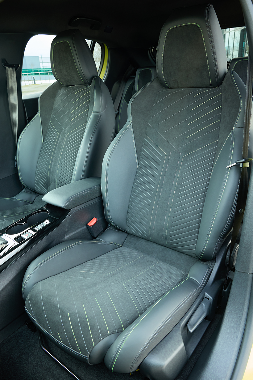 Peugeot E-208 Electric 50 kWh 136 1-speed automatic