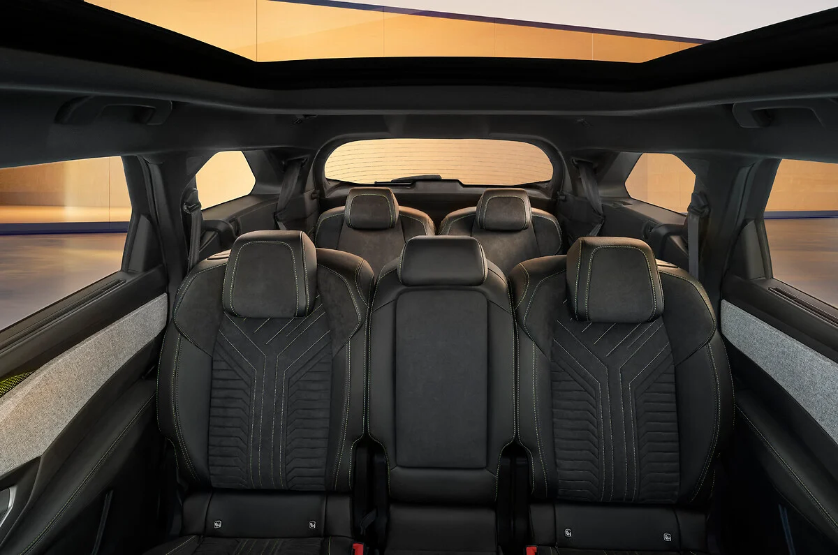 Peugeot 3008 HYBRID 145 e-DSC6 | 6-speed Dual Shift Clutch (DSC) Automatic