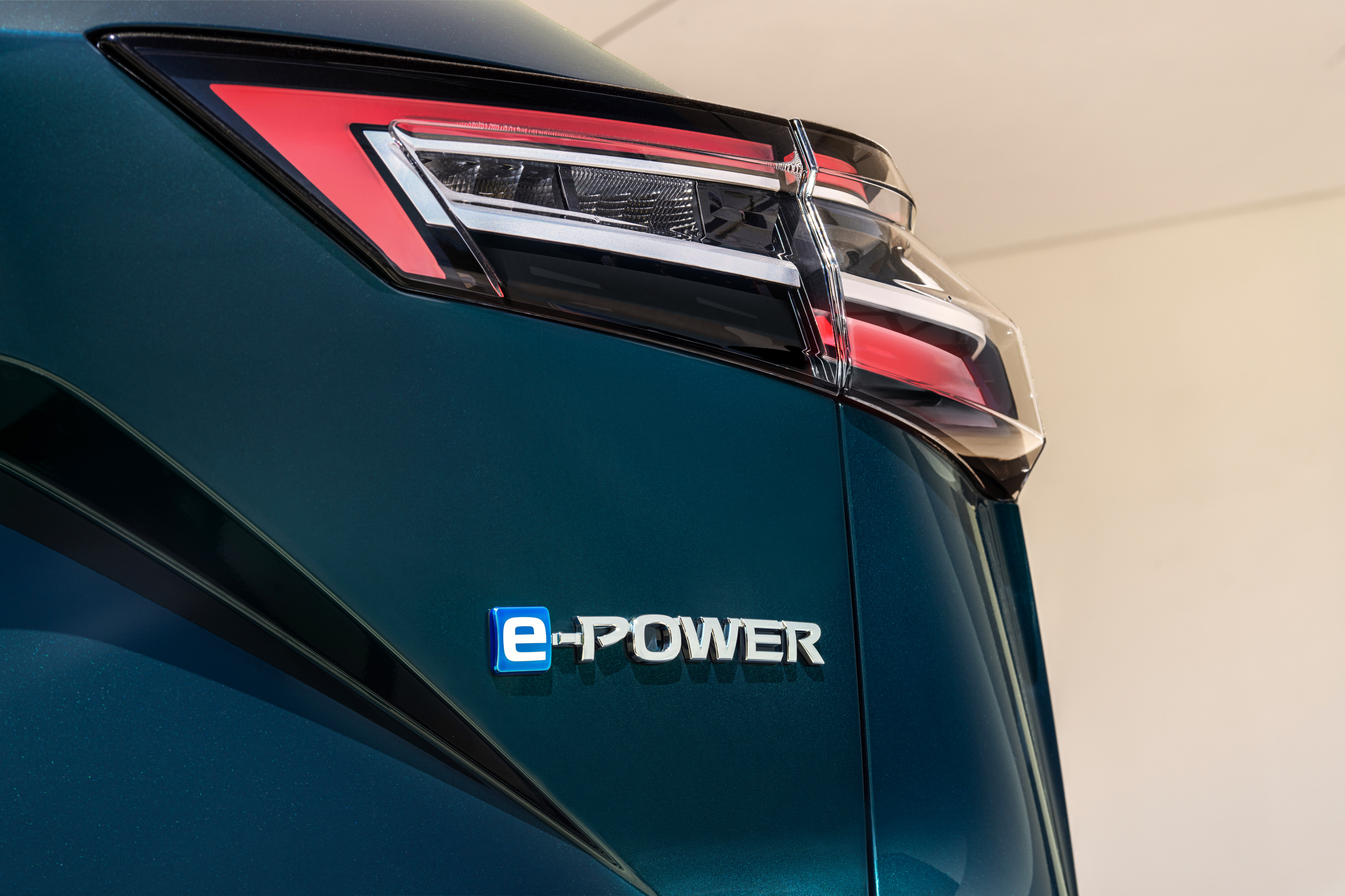 Nissan QASHQAI 1.5L New e-POWER 205 PS Automatic 2WD
