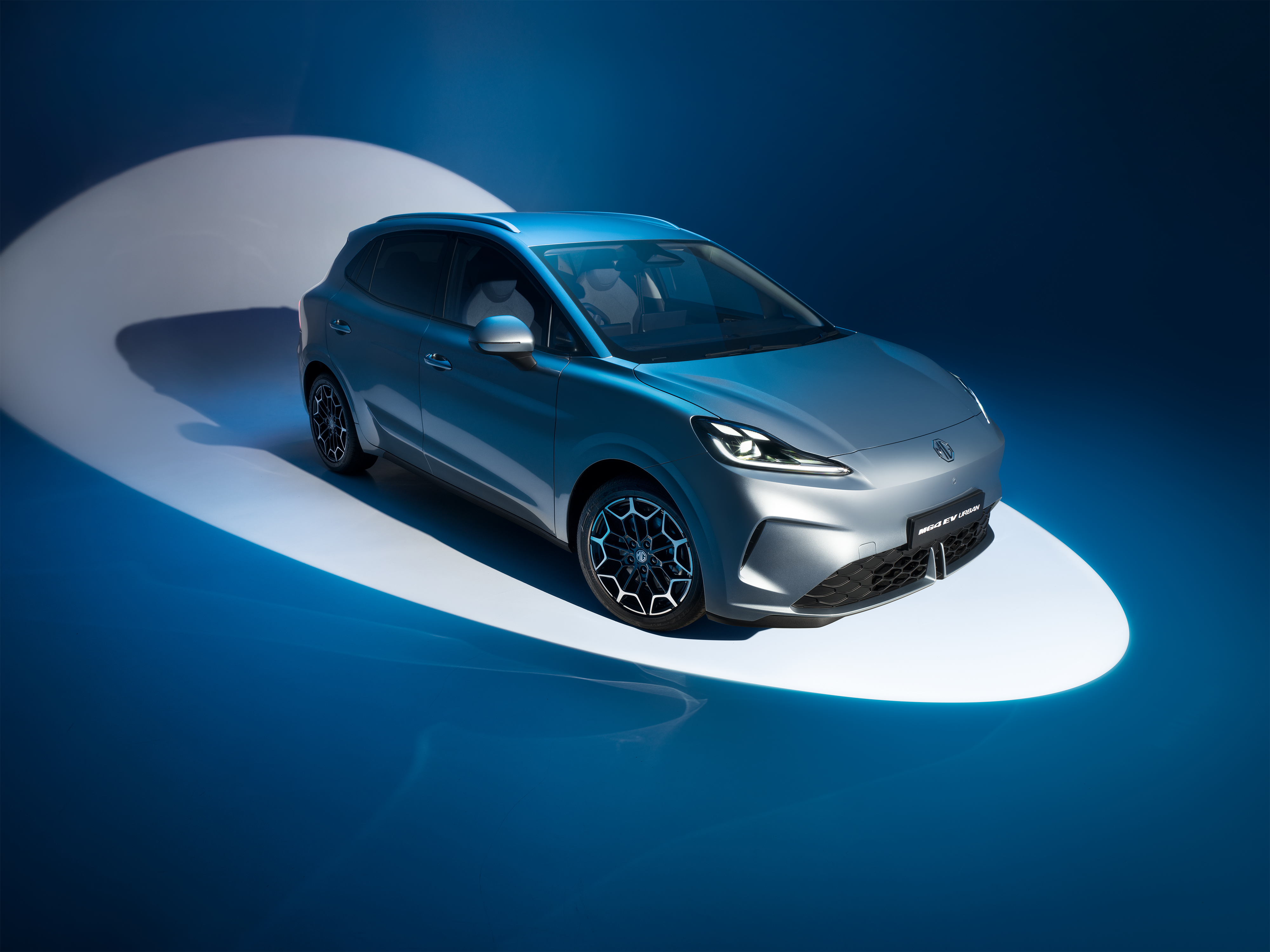 42.8kWh FWD 110kW 1-Speed Automatic