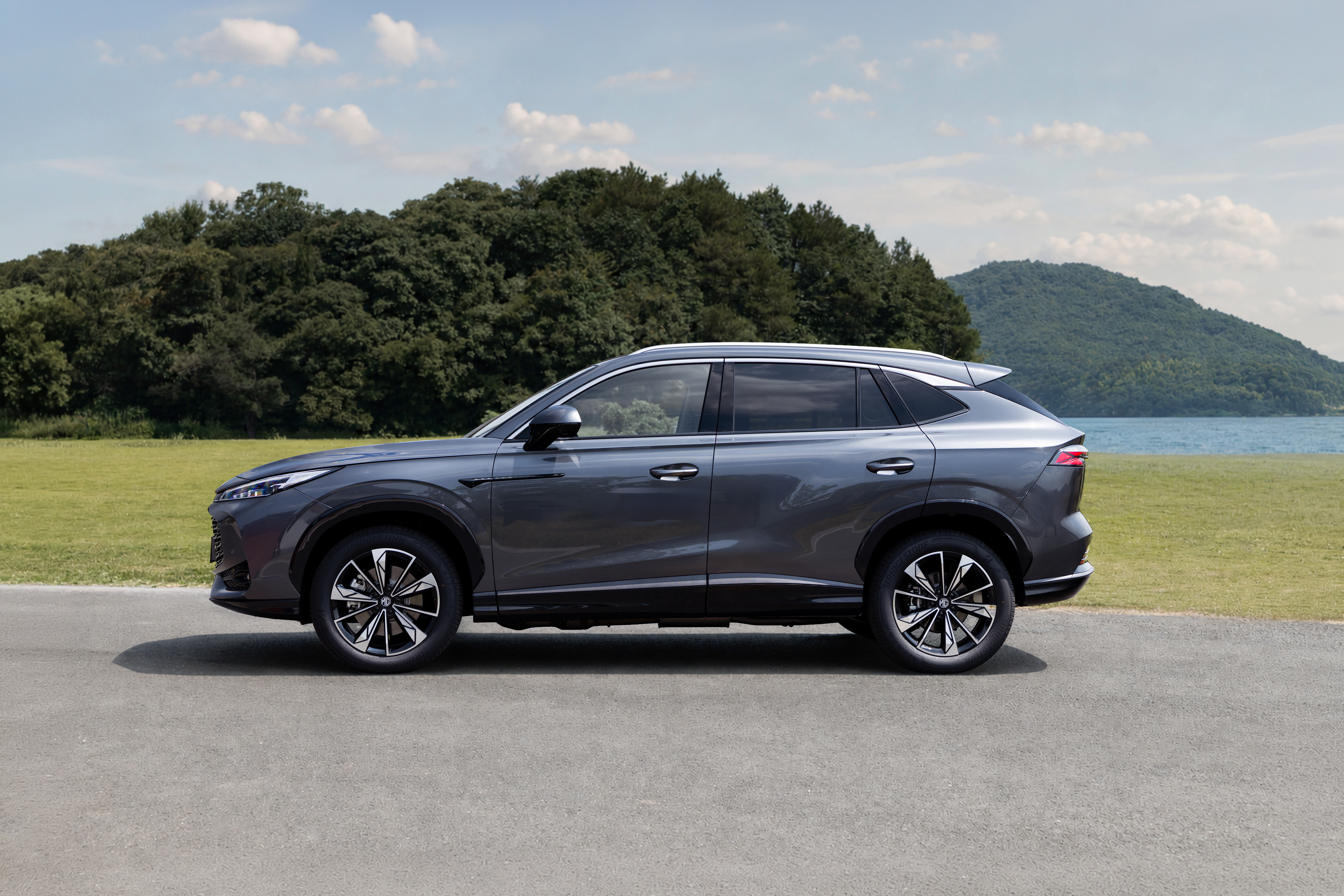 MG MG HS Hybrid+ 1.5L Hybrid 2 Speed Automatic