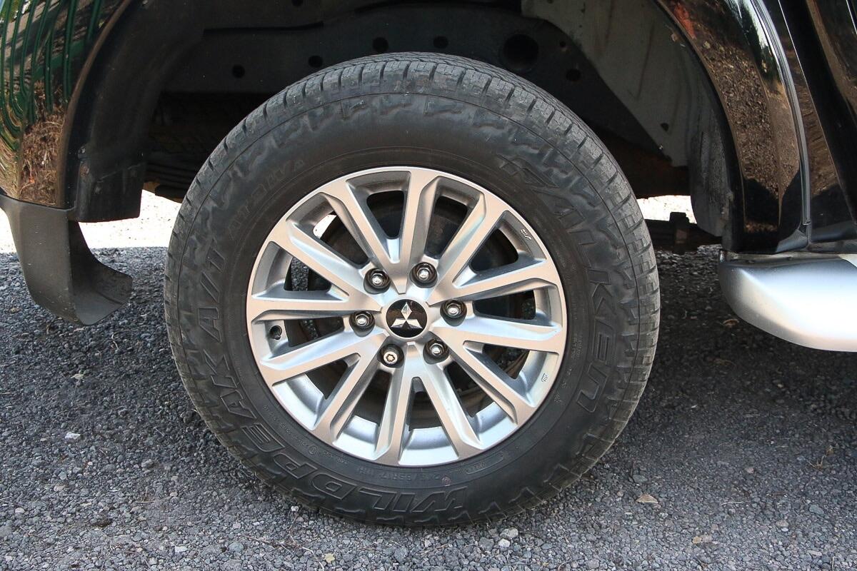 Mitsubishi L200