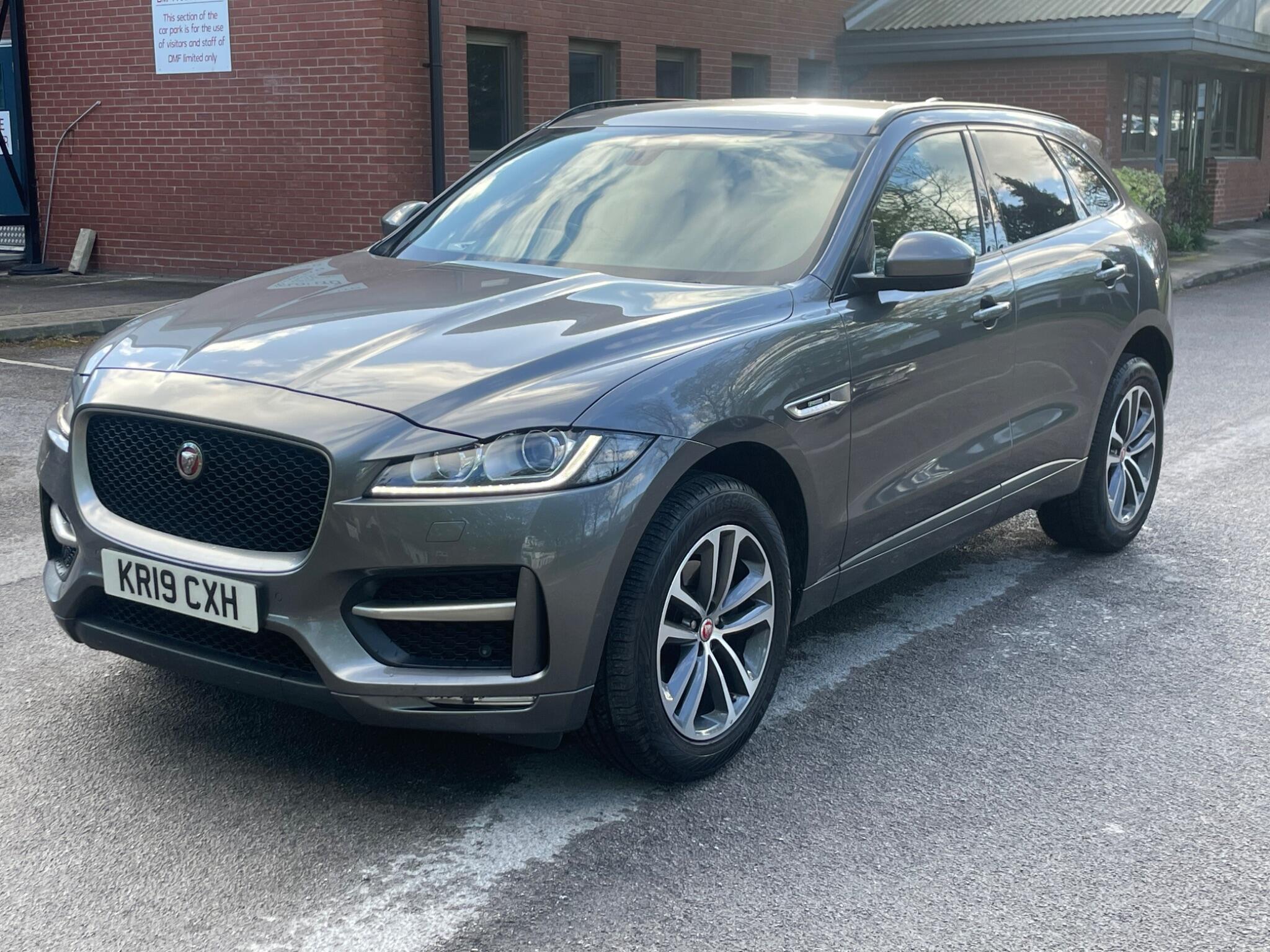 Jaguar F-Pace