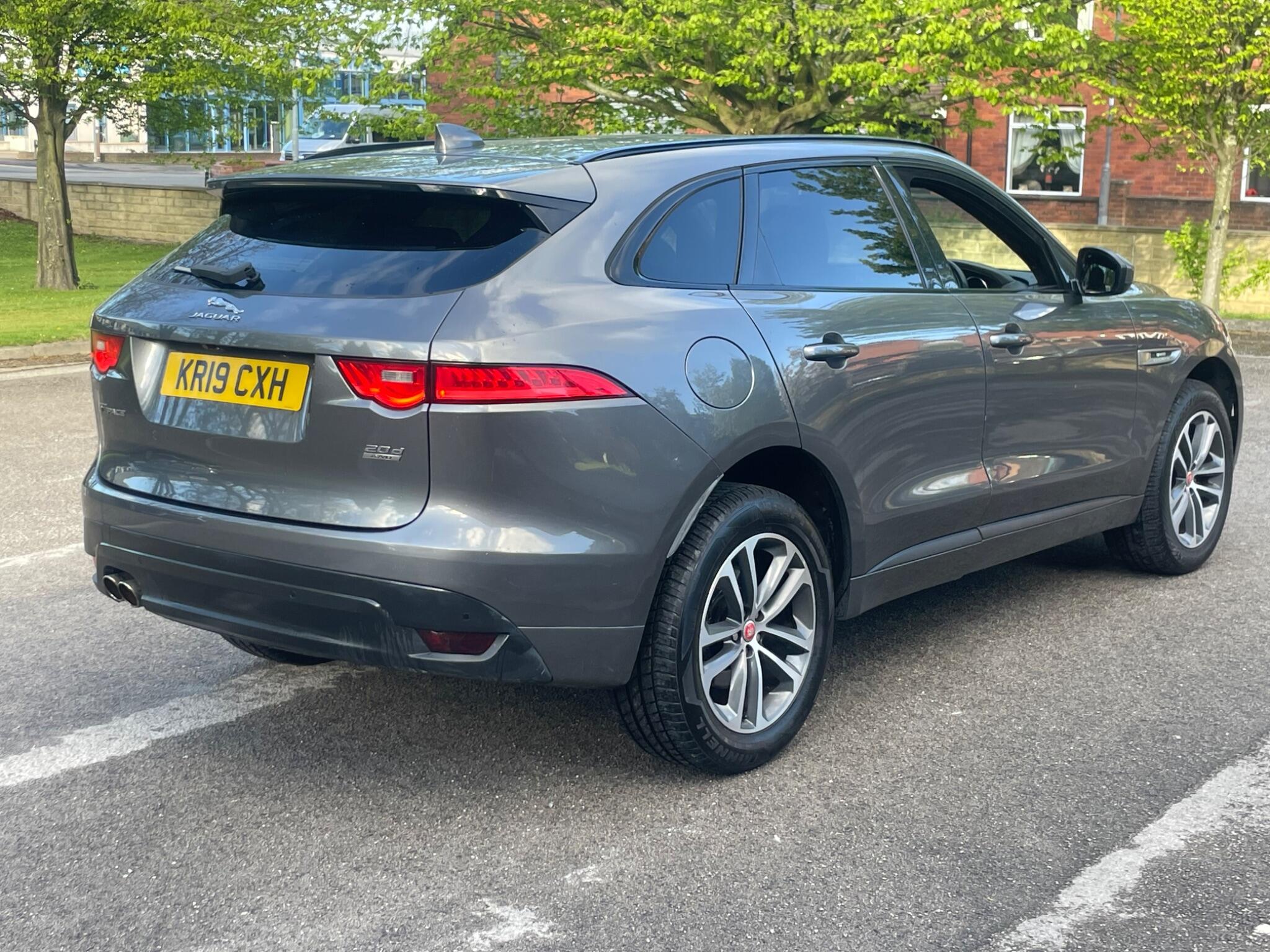 Jaguar F-Pace