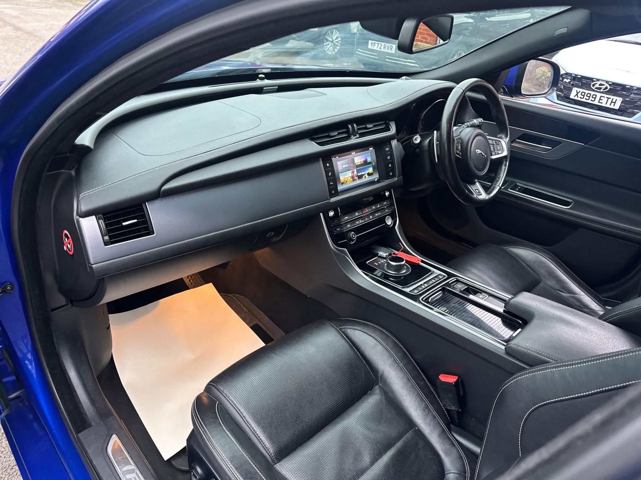 Jaguar XF