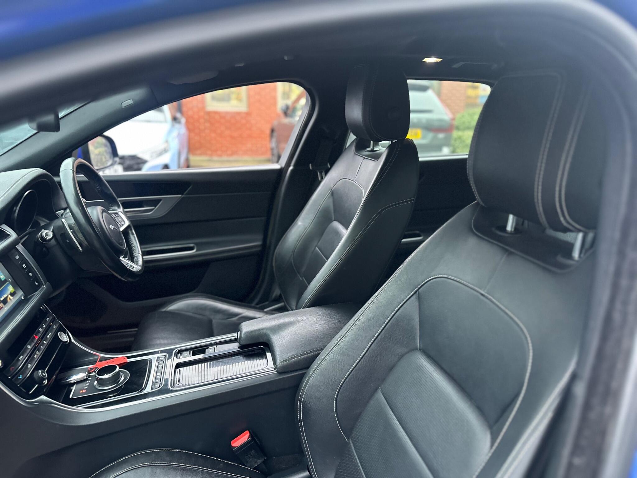Jaguar XF