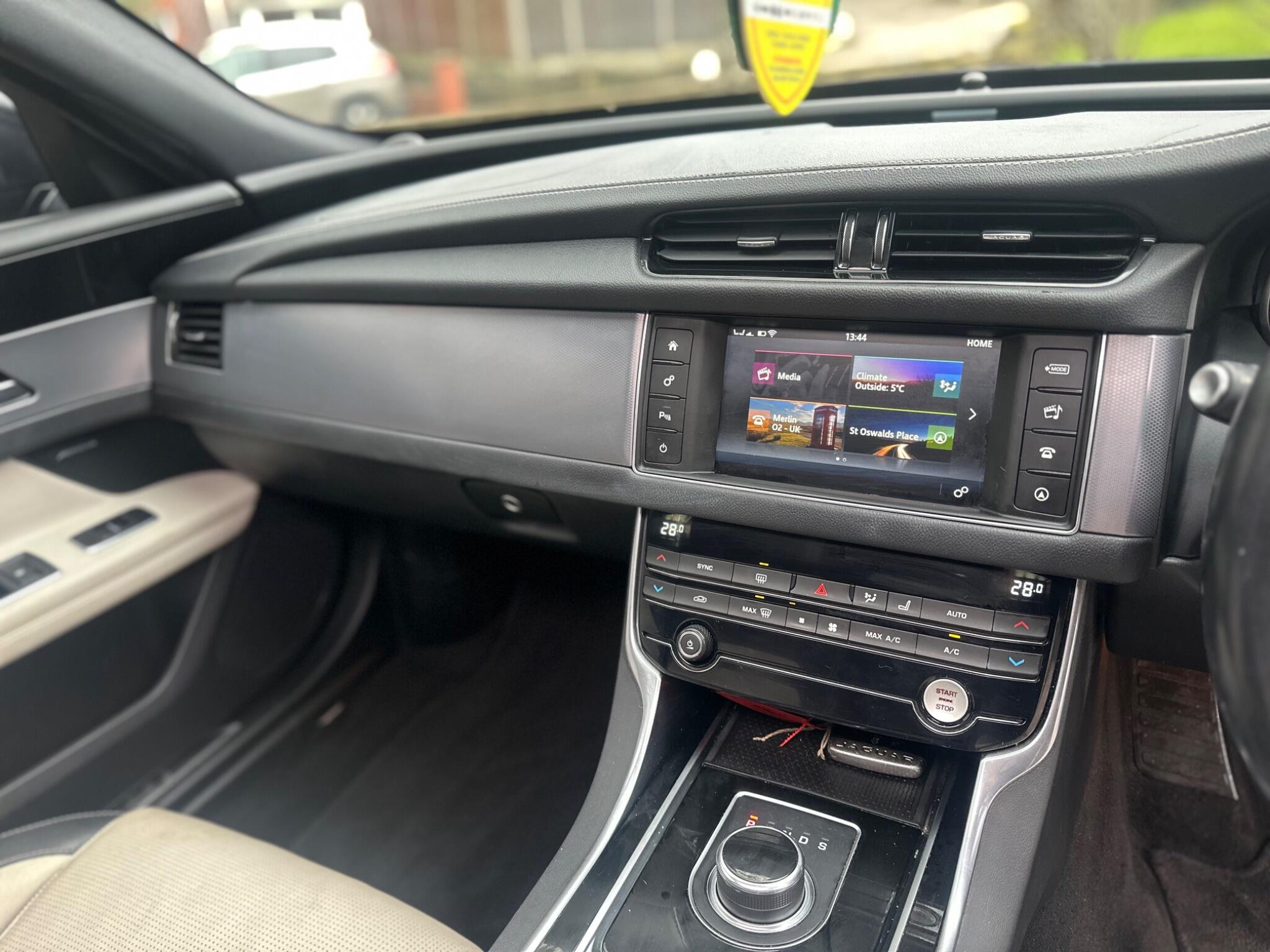Jaguar XF