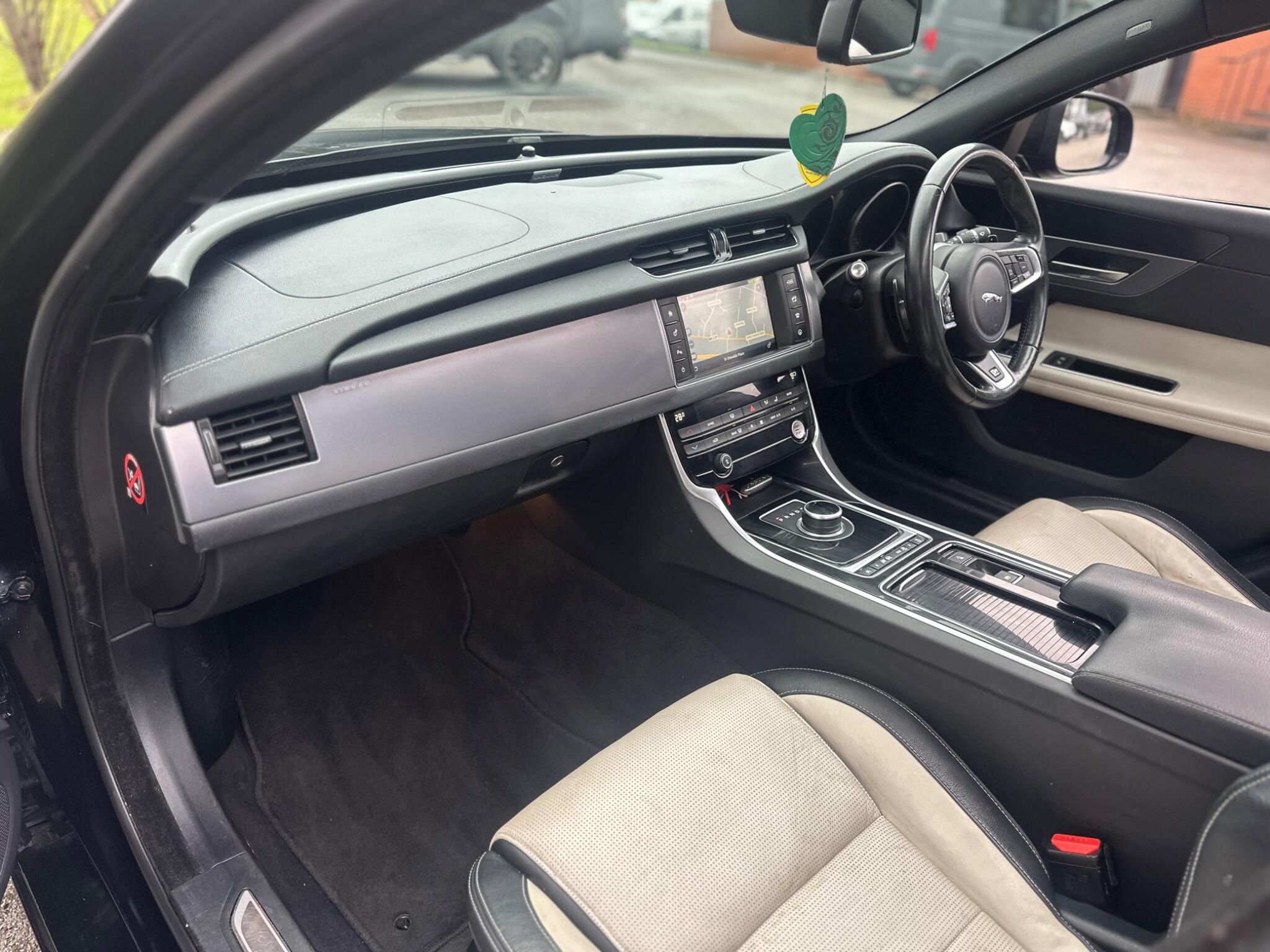 Jaguar XF