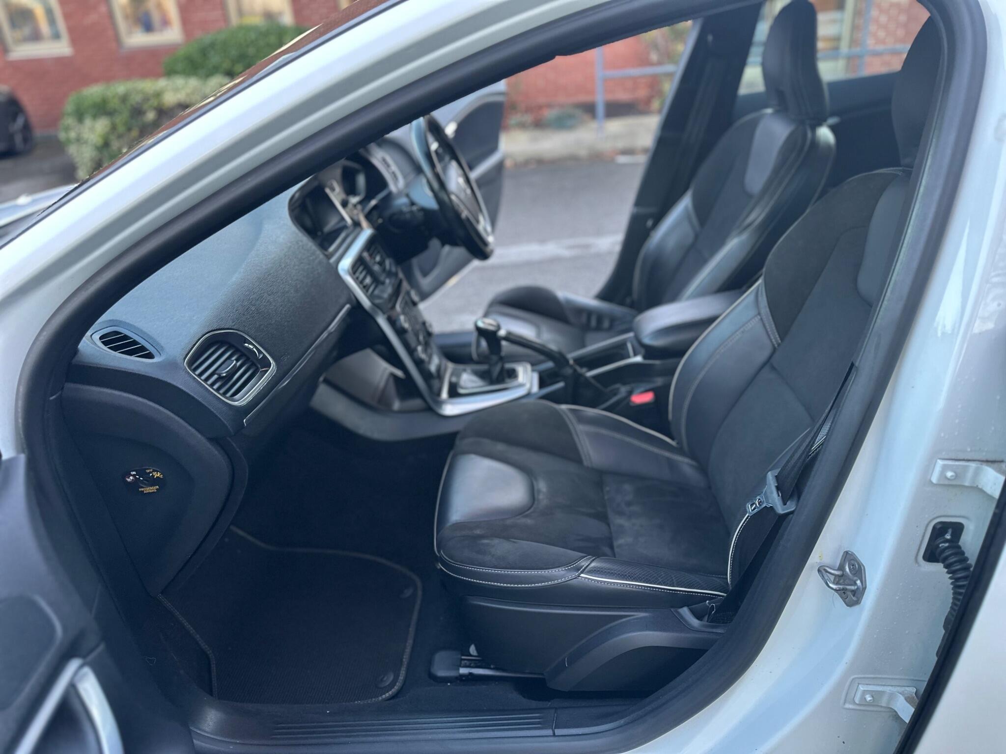 Volvo V40
