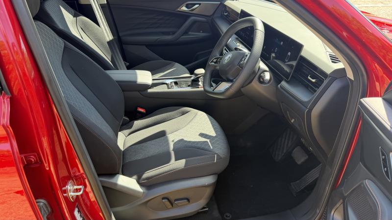 MG Motor UK HS
