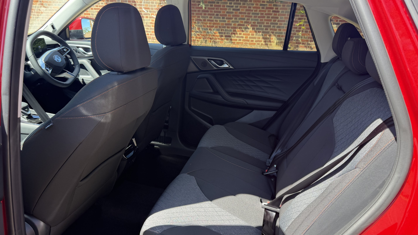MG Motor UK HS