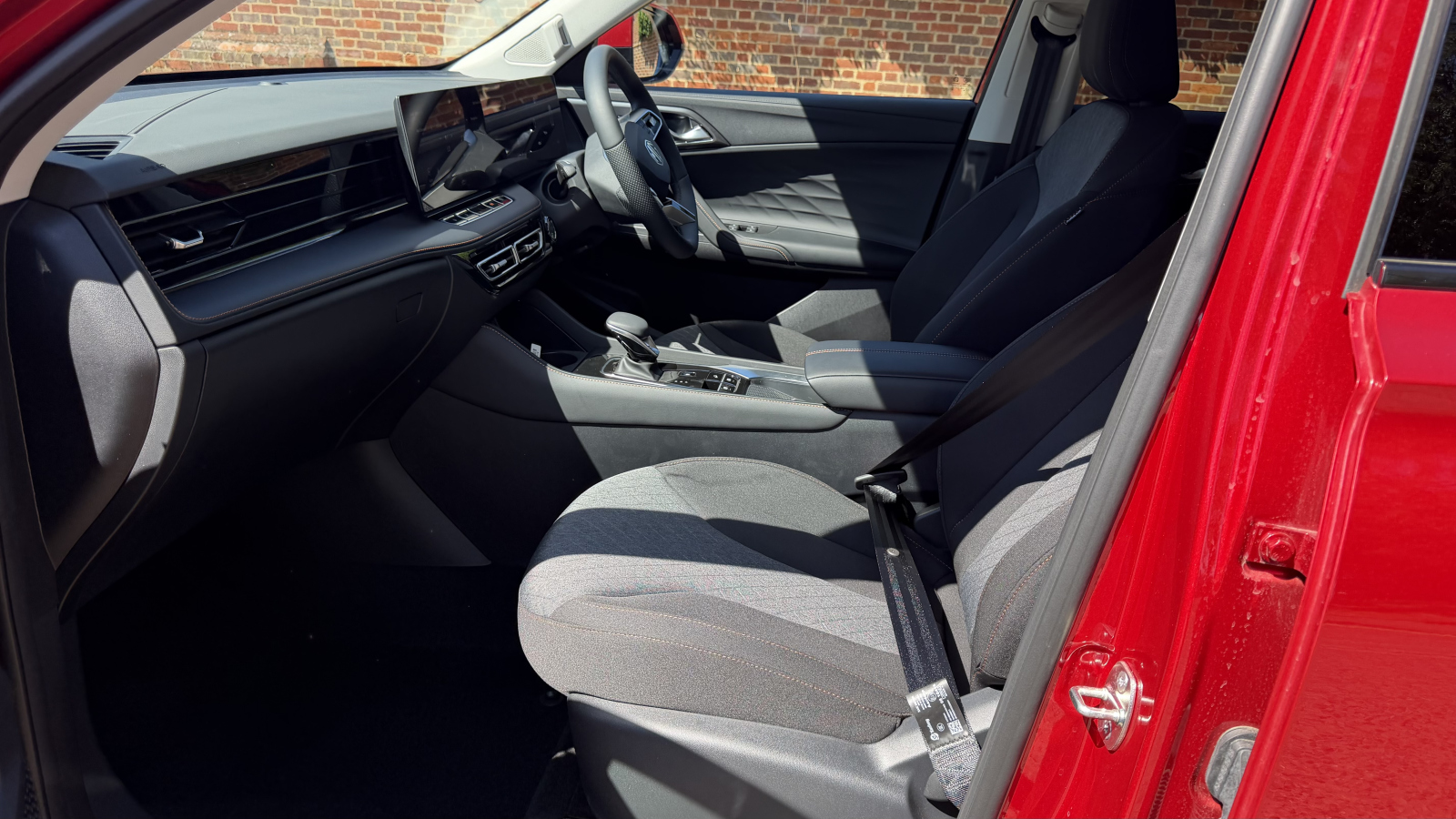 MG Motor UK HS
