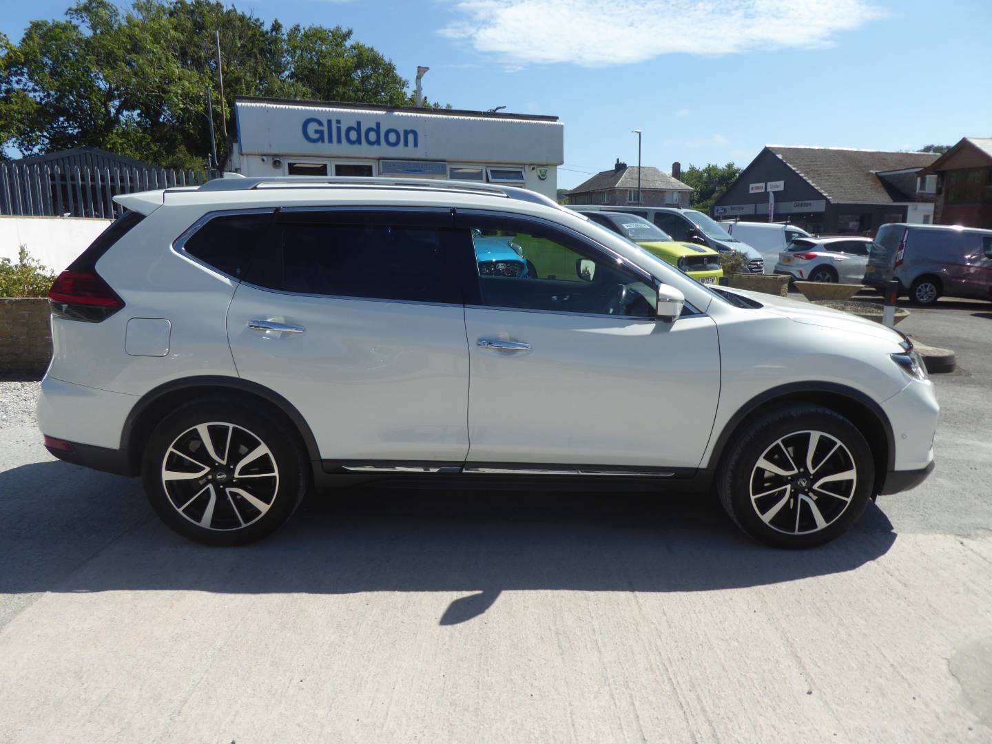 Nissan X-TRAIL