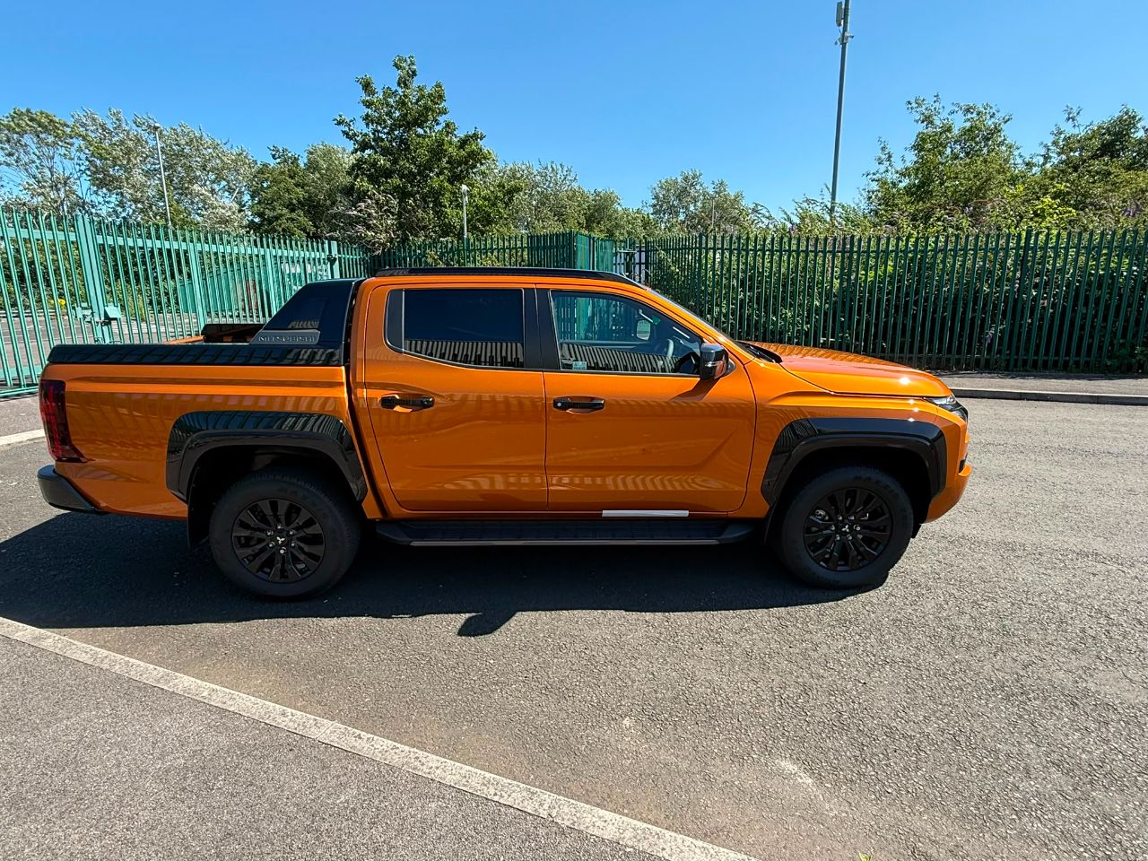 Mitsubishi L200