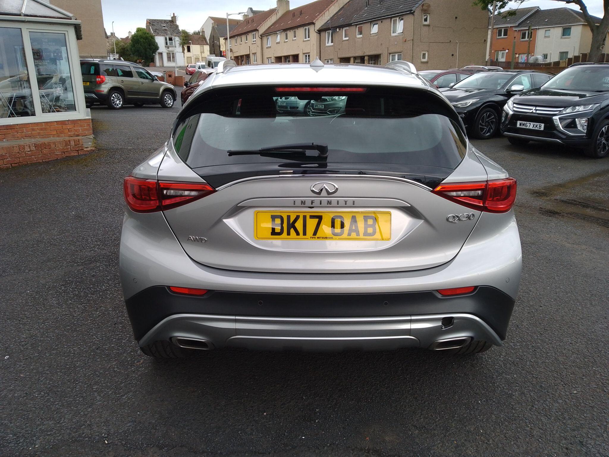 Infiniti Qx30