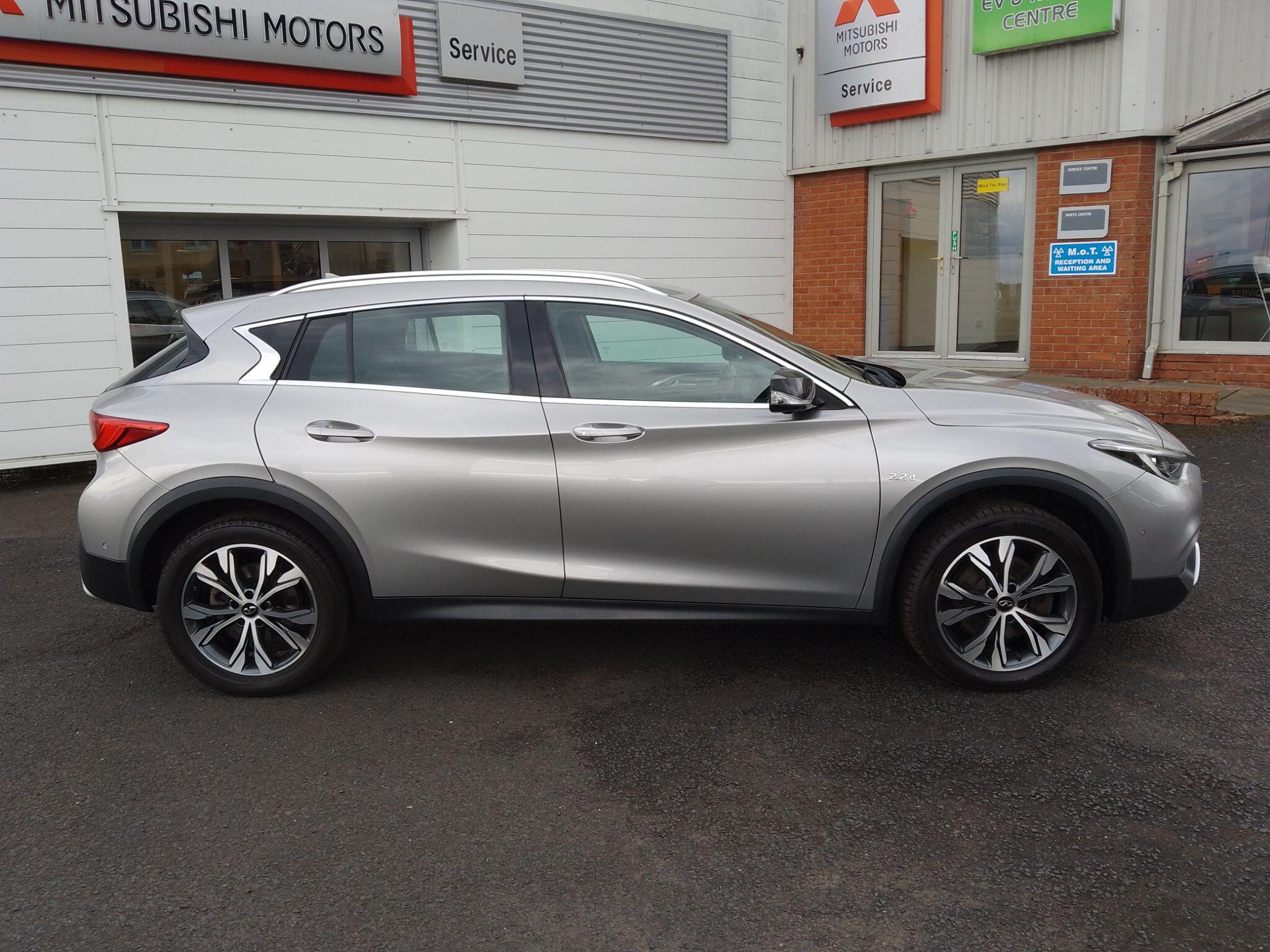 Infiniti Qx30