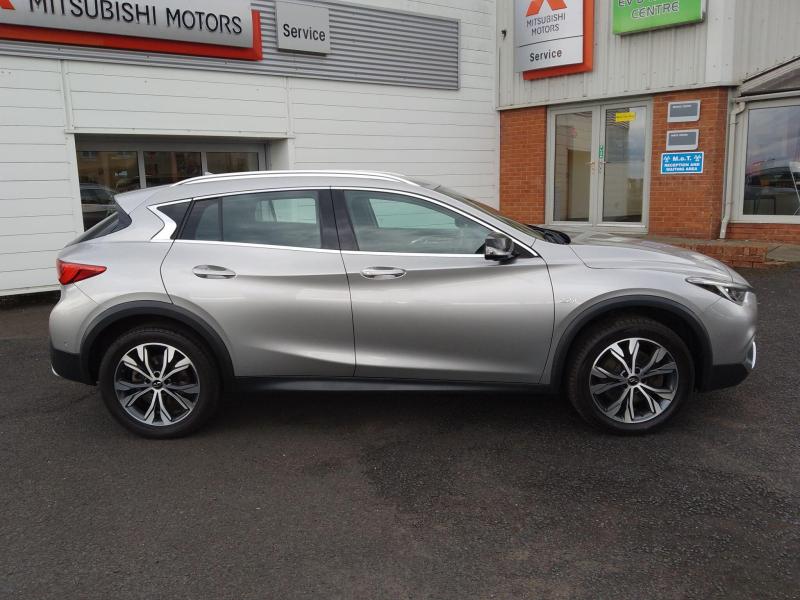 Infiniti Qx30