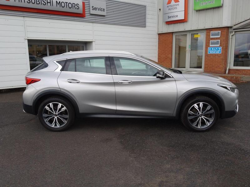 Infiniti Qx30