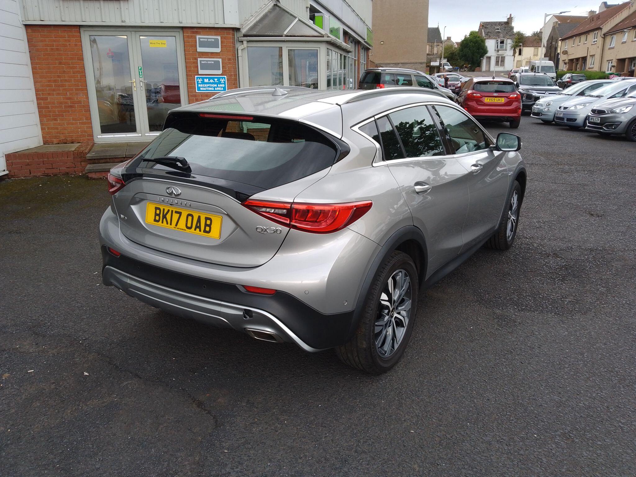 Infiniti Qx30