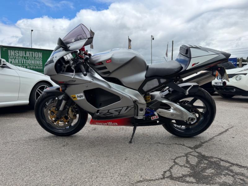 Aprilia RSV1000