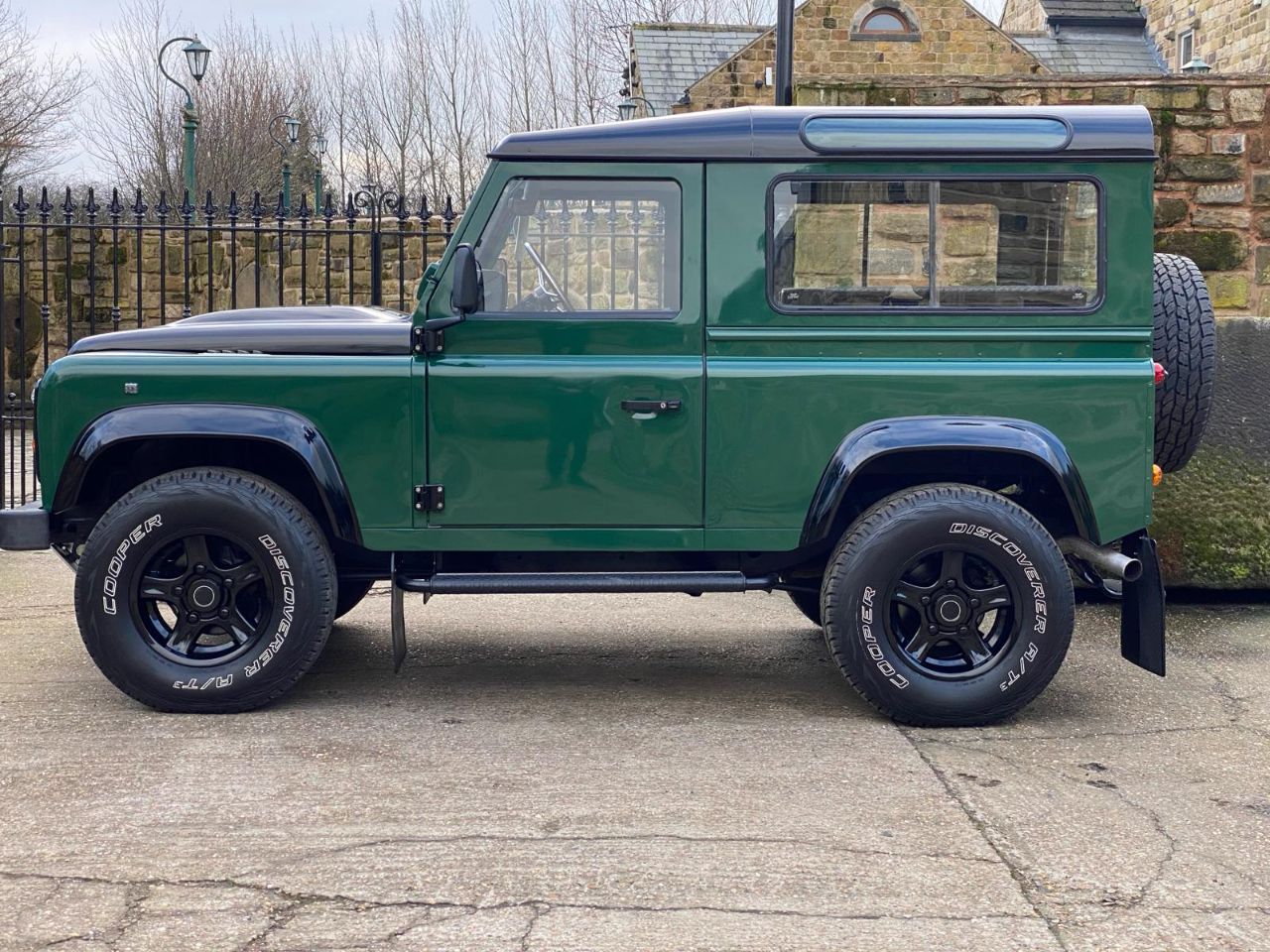 Land Rover Defender