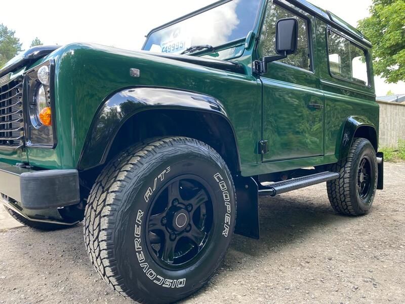 Land Rover Defender