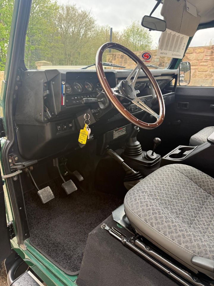 Land Rover Defender