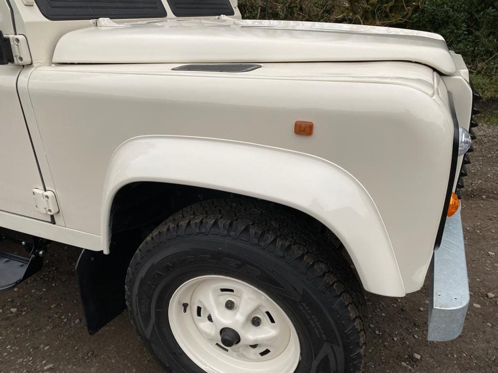 Land Rover Defender 90