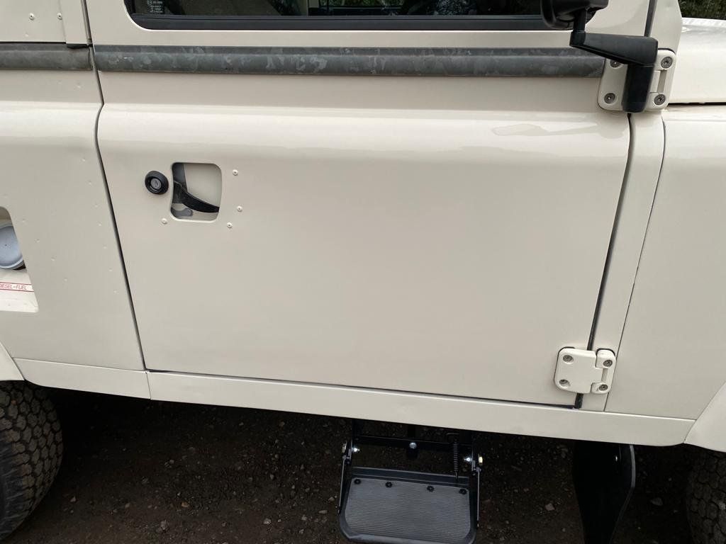 Land Rover Defender 90