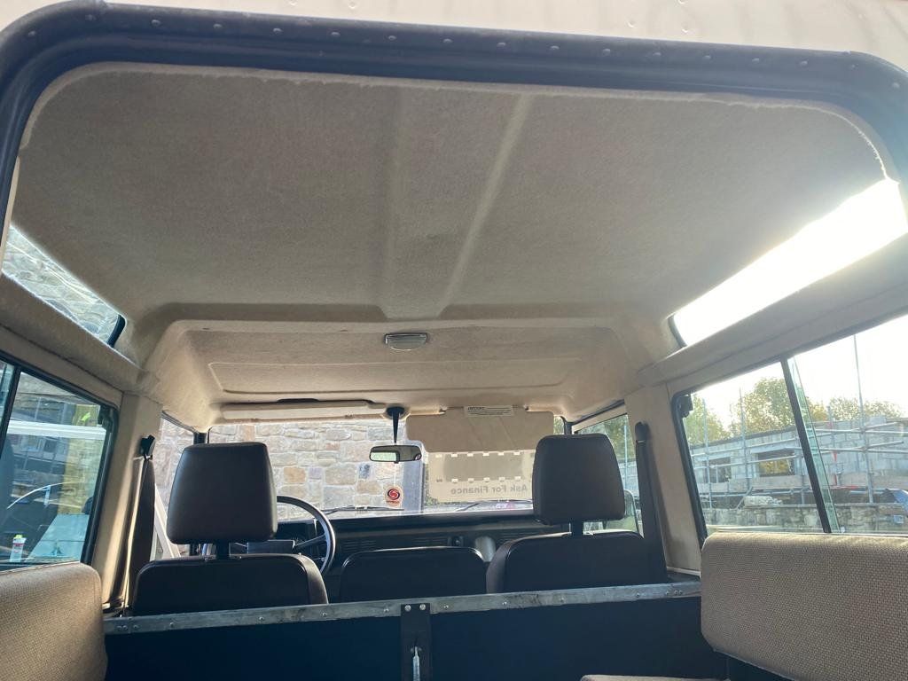 Land Rover Defender 90