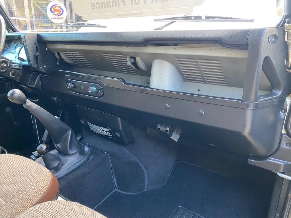 Land Rover Defender 90