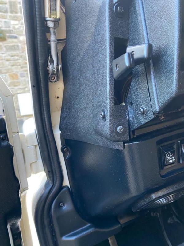 Land Rover Defender 90