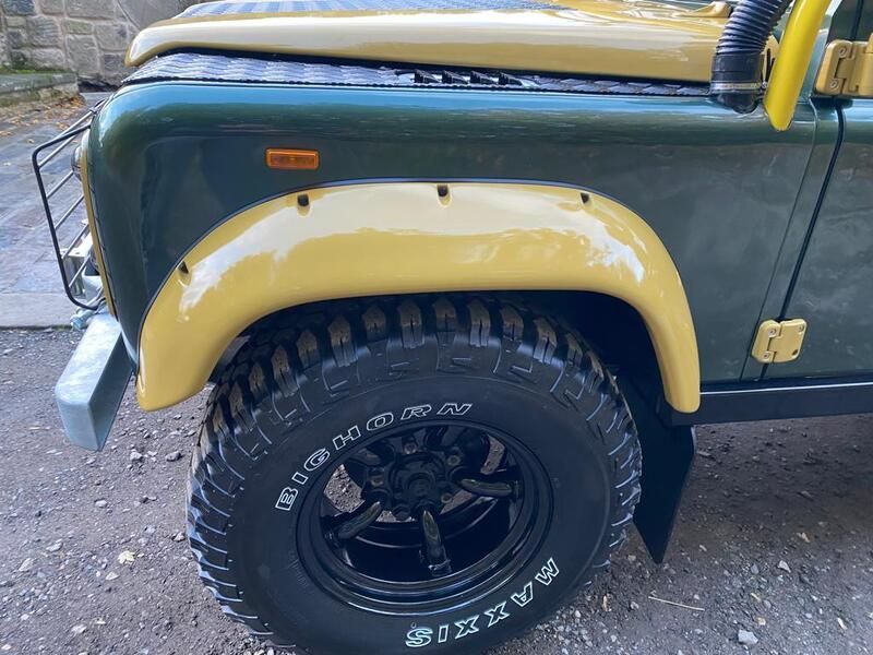 Land Rover Defender 90