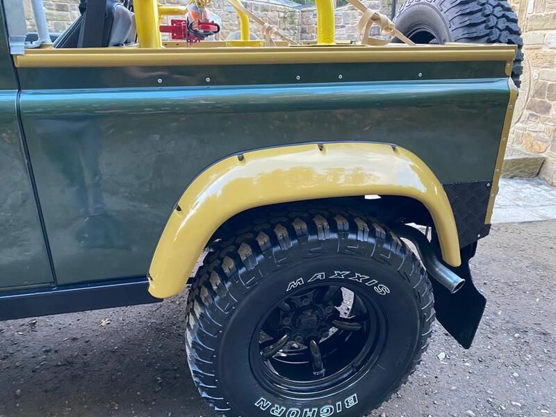 Land Rover Defender 90