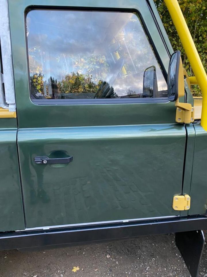 Land Rover Defender 90