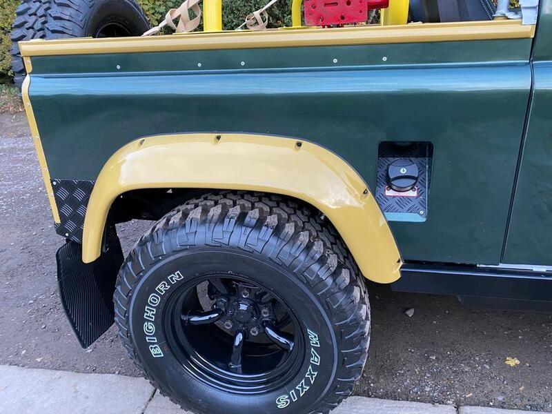 Land Rover Defender 90