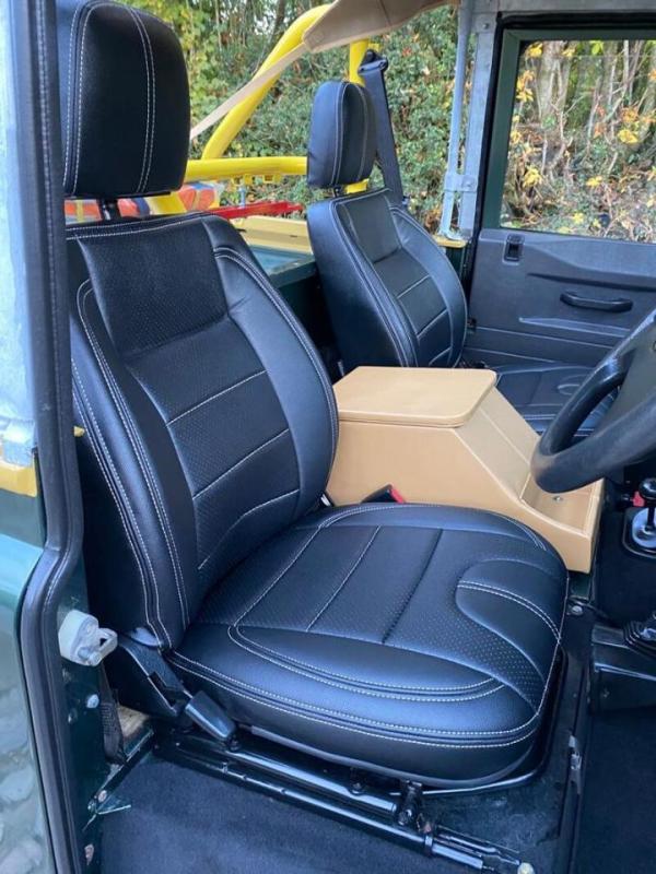 Land Rover Defender 90