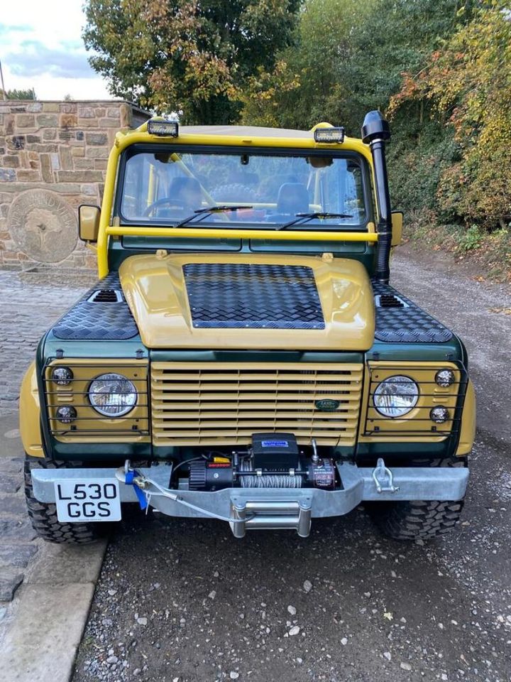 Land Rover Defender 90