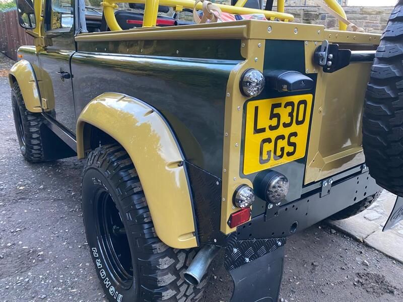 Land Rover Defender 90