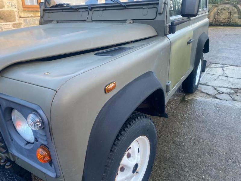 Land Rover Defender 90