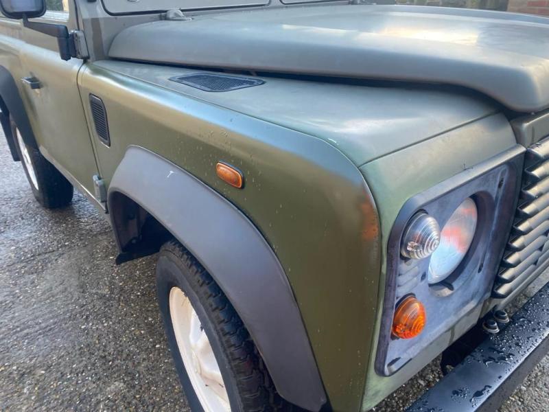 Land Rover Defender 90