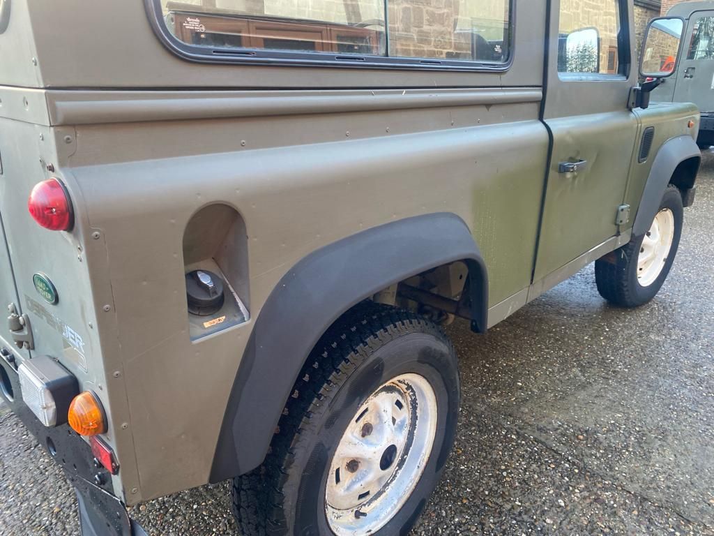 Land Rover Defender 90