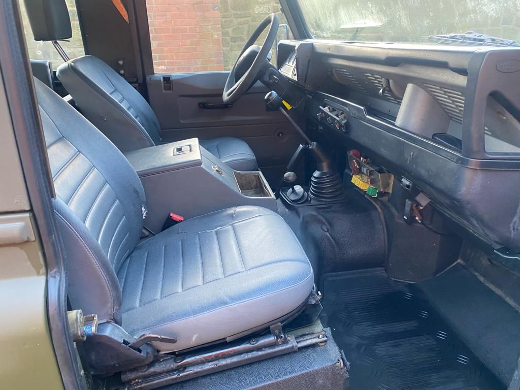 Land Rover Defender 90