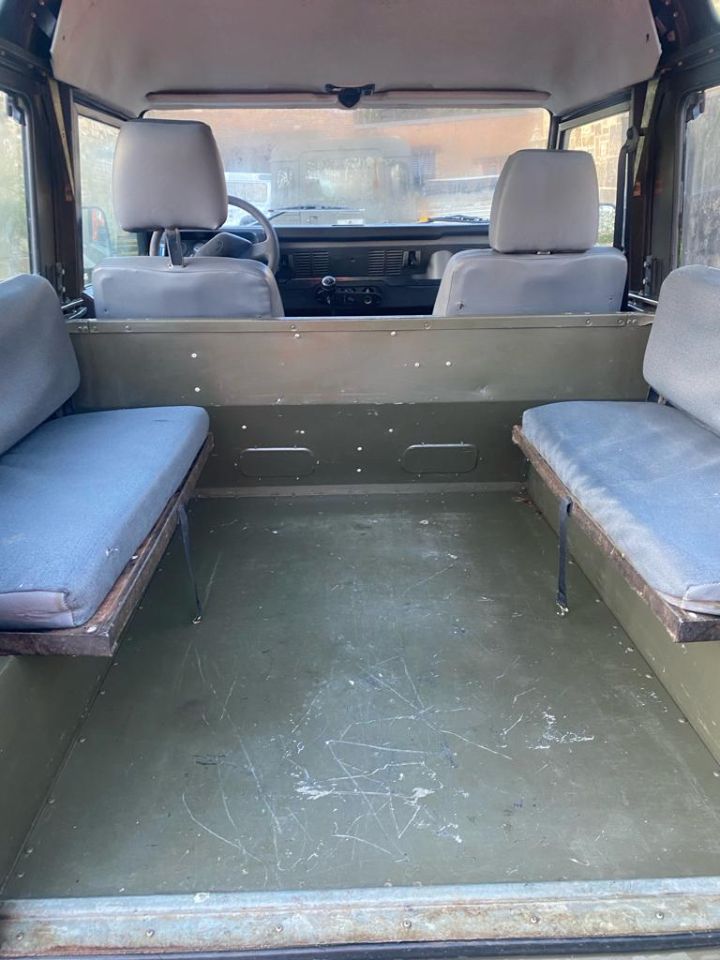 Land Rover Defender 90