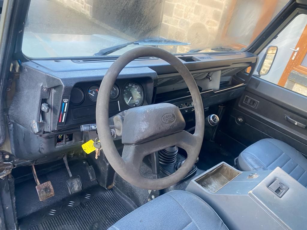 Land Rover Defender 90