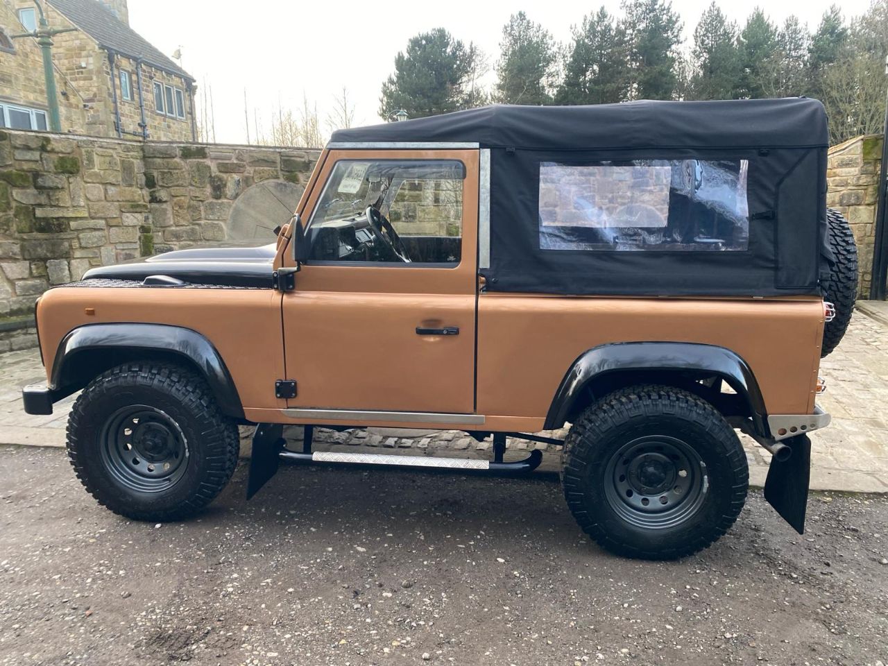 Land Rover Defender 90