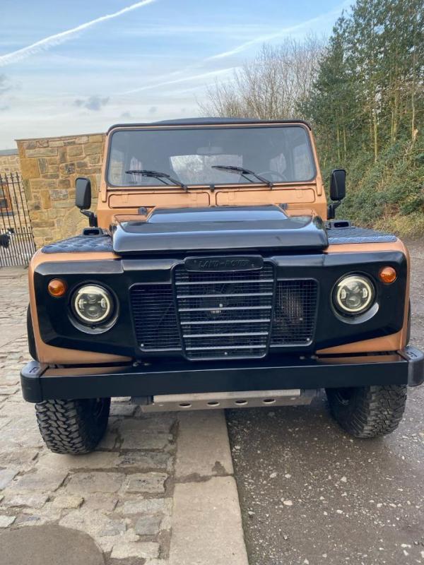 Land Rover Defender 90