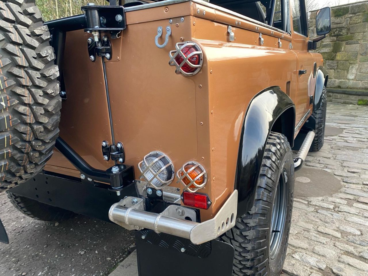 Land Rover Defender 90