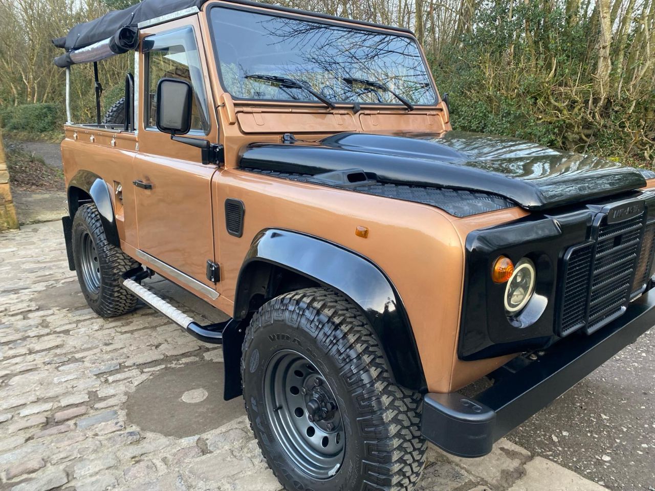 Land Rover Defender 90