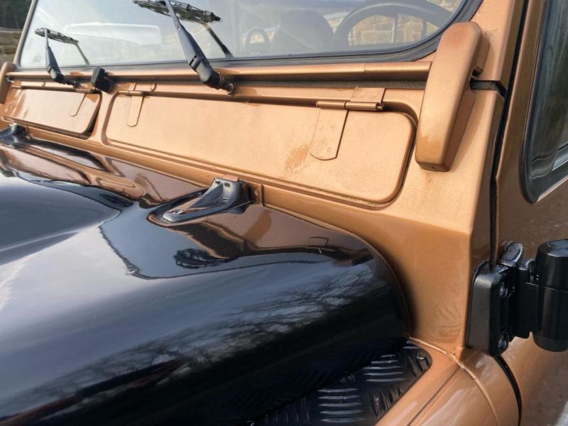 Land Rover Defender 90